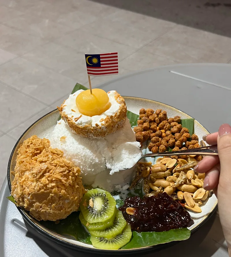 Nasi Weeee-mak Bingsu, Merdeka exclusive, coconut shaved ice nasi lemak style